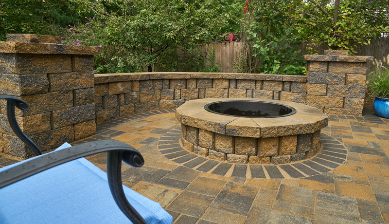 Keystone Hardscapes® Harington™ Freestanding Wall & Fire Pit