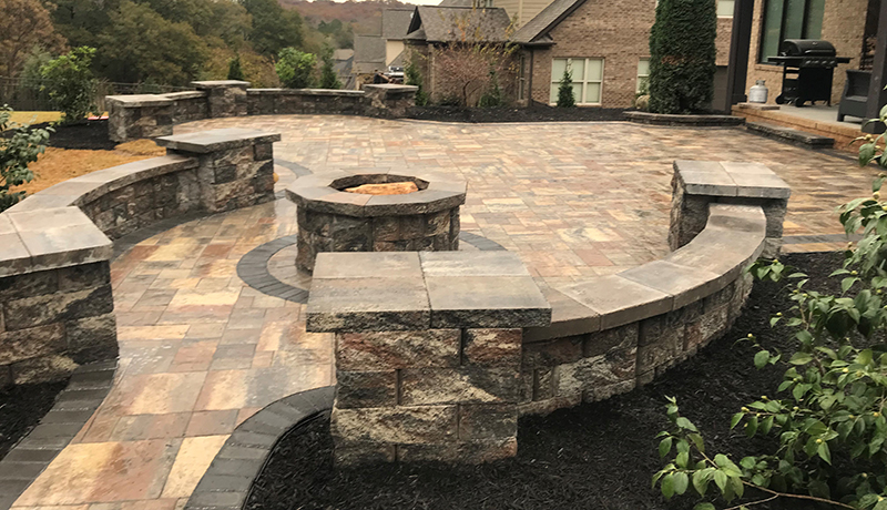 Keystone Hardscapes® Harington™ Freestanding Wall & Fire Pit